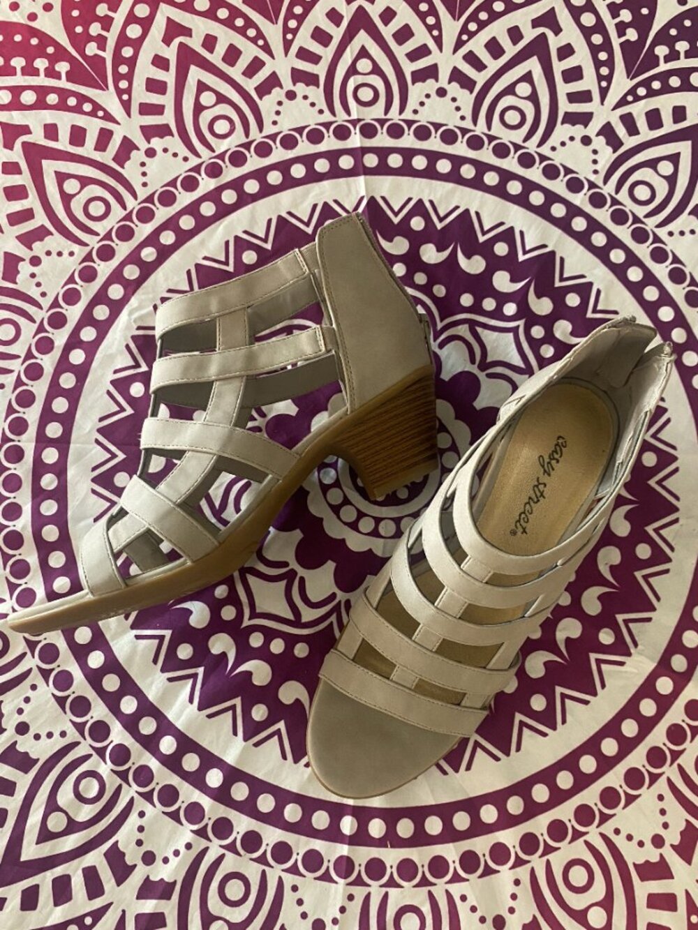 NWOT Easy Street Caged Heels